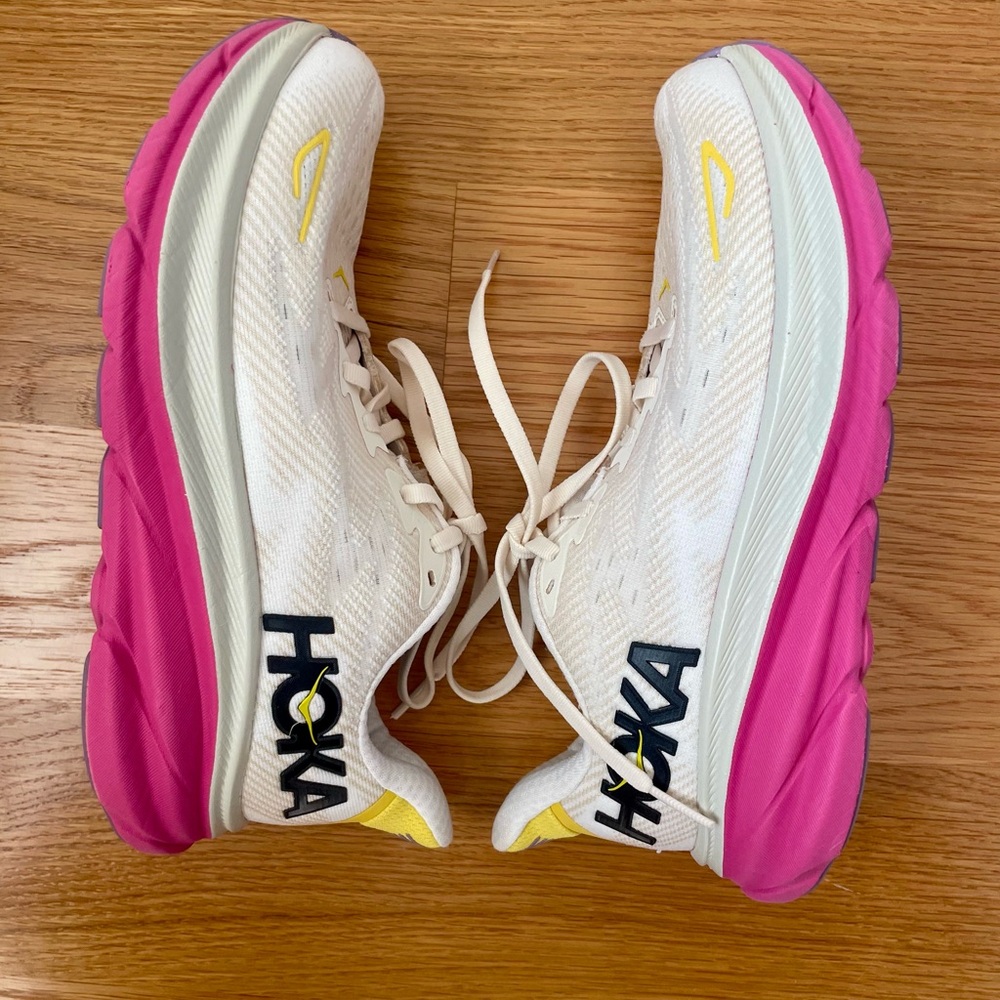 Hoka Clifton 9 size 7 women’s